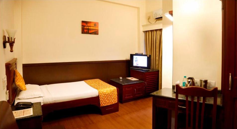 Hotel Aida Kottayam Exteriör bild