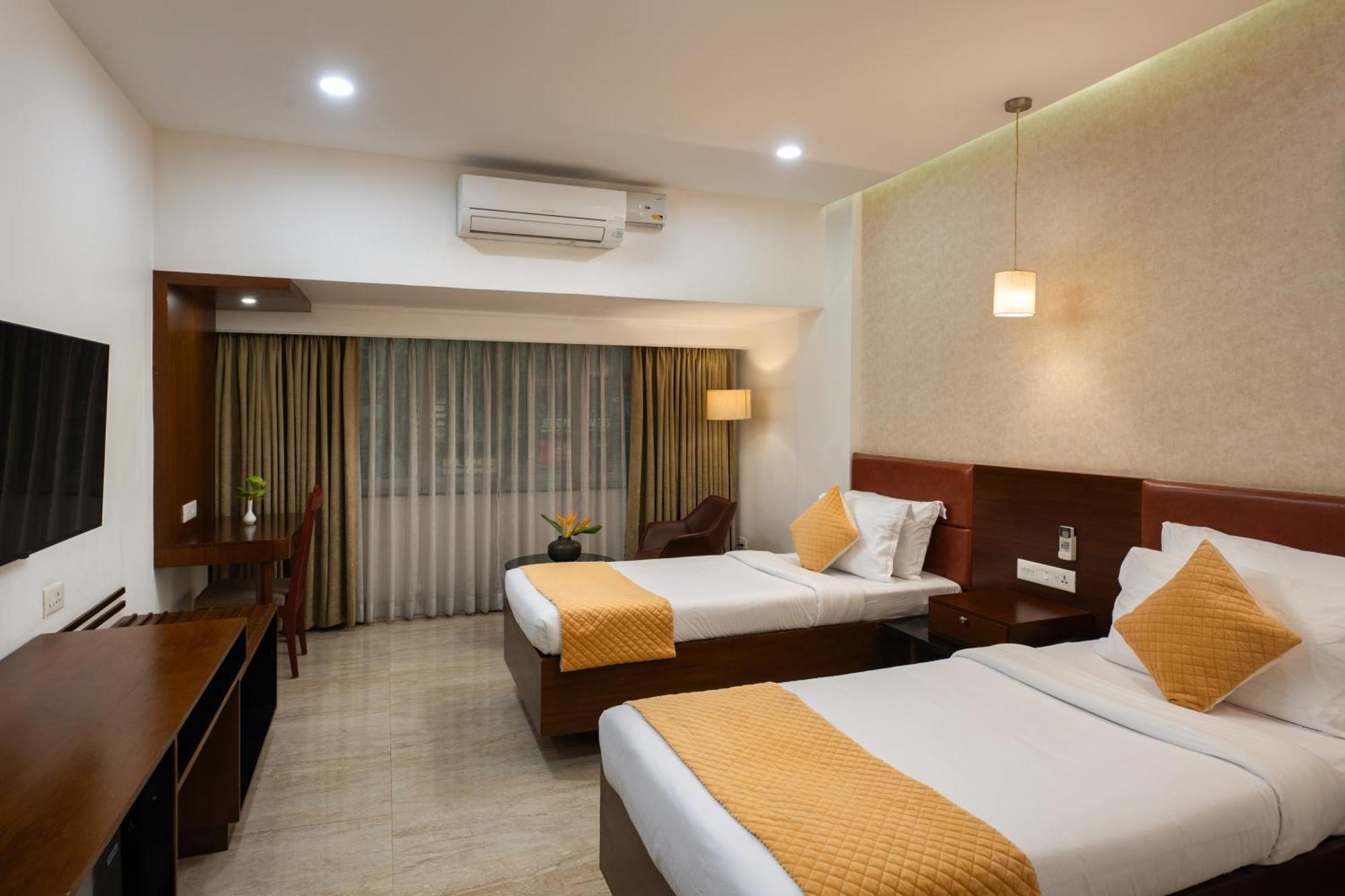 Hotel Aida Kottayam Exteriör bild