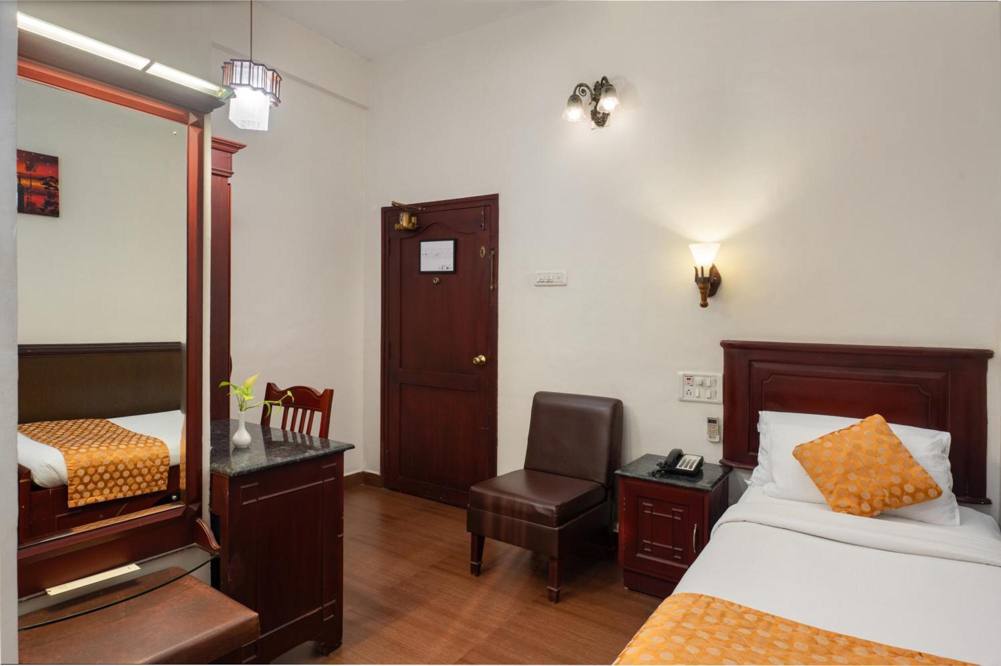Hotel Aida Kottayam Exteriör bild
