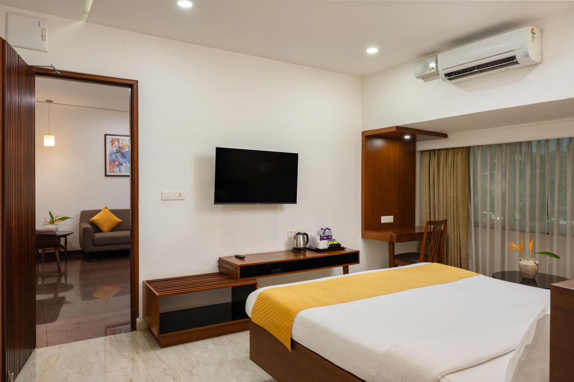 Hotel Aida Kottayam Exteriör bild