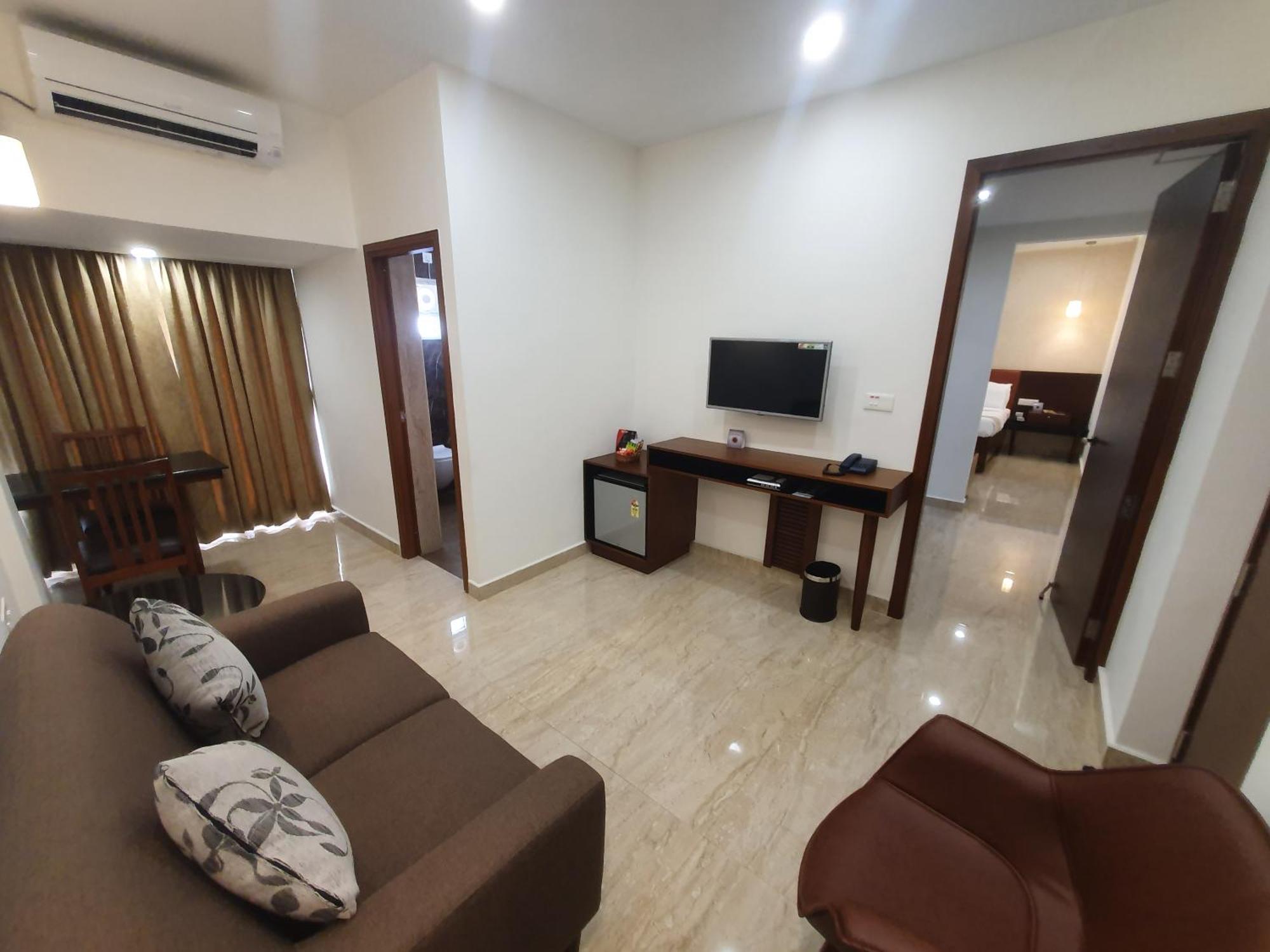 Hotel Aida Kottayam Exteriör bild