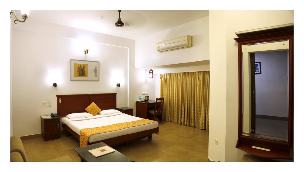 Hotel Aida Kottayam Exteriör bild
