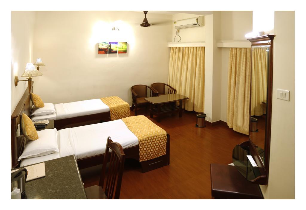 Hotel Aida Kottayam Exteriör bild