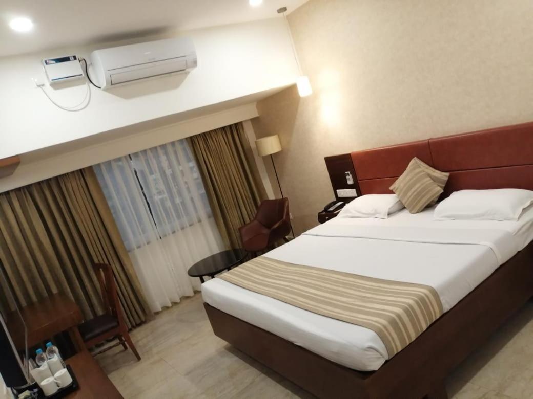 Hotel Aida Kottayam Exteriör bild