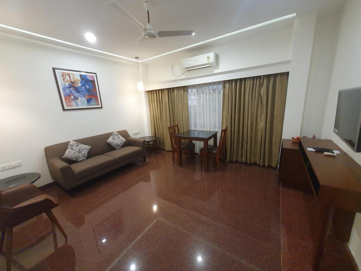 Hotel Aida Kottayam Exteriör bild