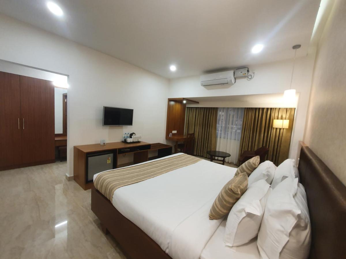 Hotel Aida Kottayam Exteriör bild